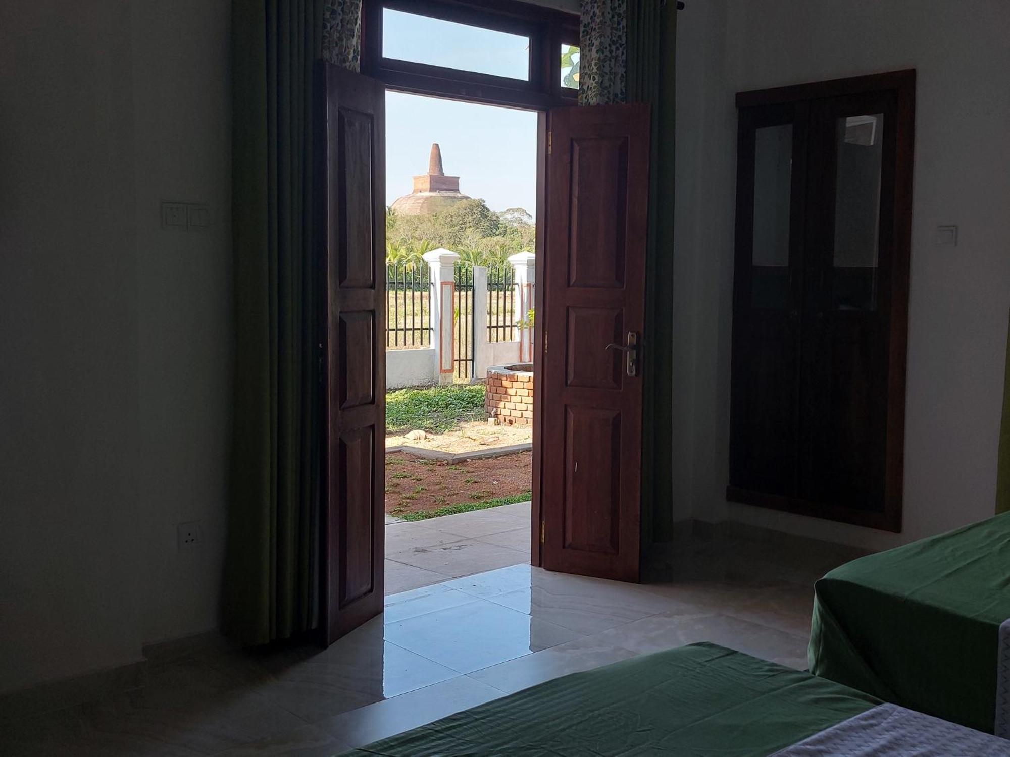 Green Shield Resort Anuradhapura Habitación foto