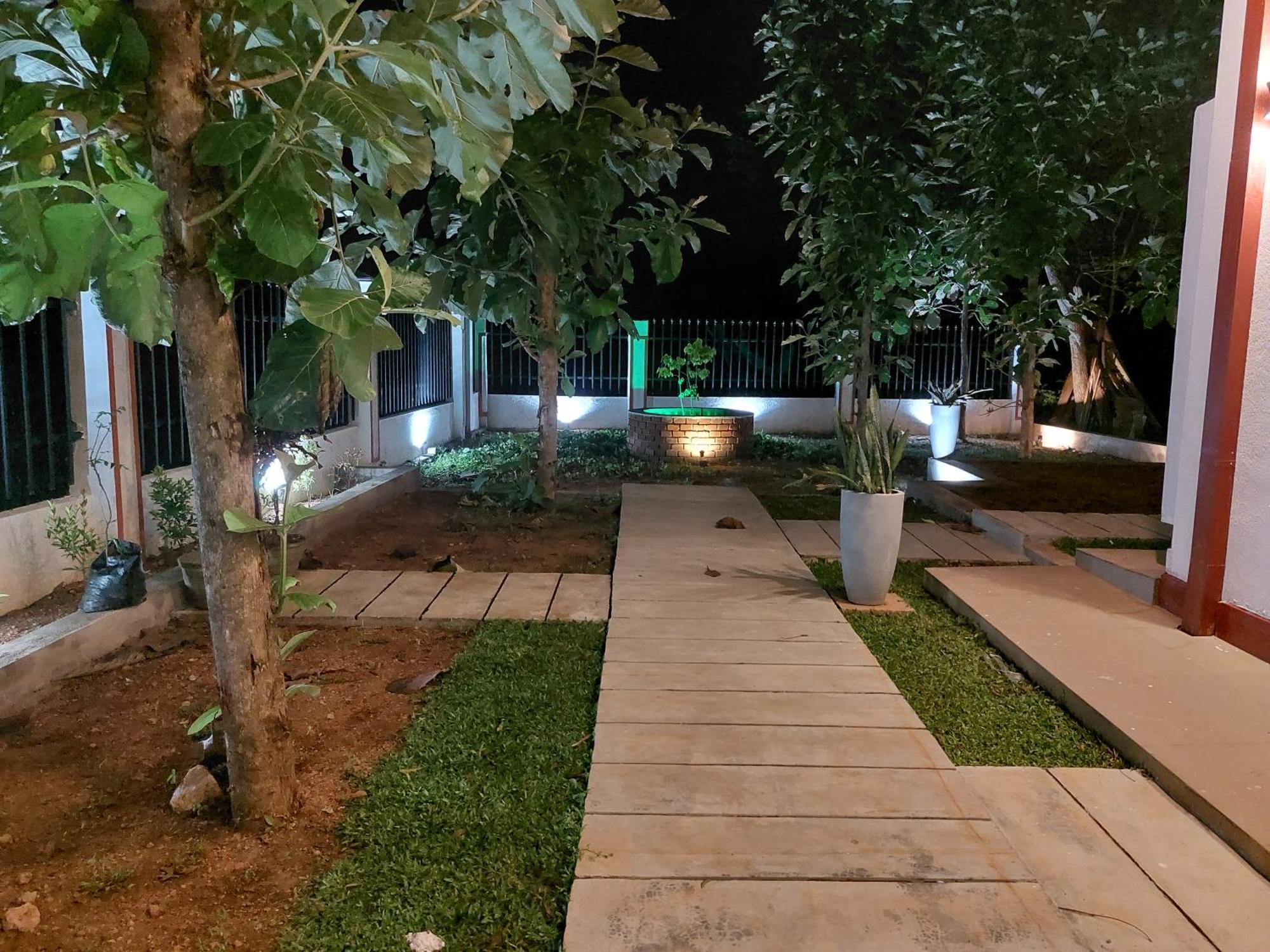 Green Shield Resort Anuradhapura Habitación foto
